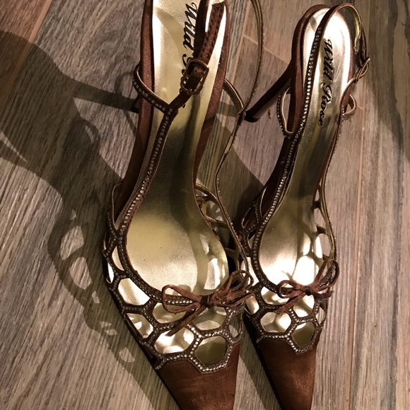 New Arrival!! Wild Rose sexy low heels 8 1/2 rhinestones bronze satiny material - Picture 5 of 7